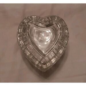 BEAUTIFUL! Heart Shaped Glass Trinket/candy Box with